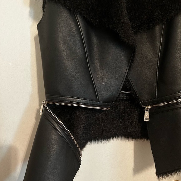 Bebe Vest Faux Fur - Picture 4 of 4